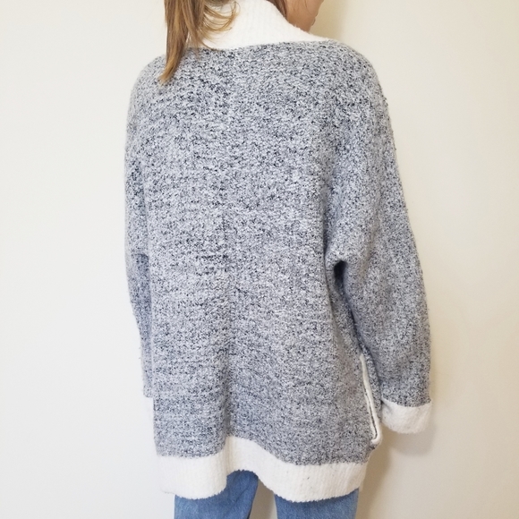 Cozy oversized Blue Loft Sweater - Picture 2 of 2
